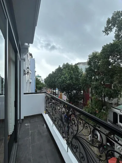 Khánh Nguyễn Luxury Apartment, balcony street view, large bathtub – Fotos 5