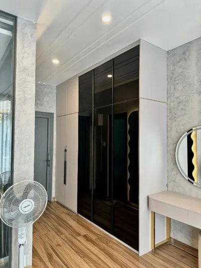 Khánh Nguyễn Luxury Apartment, balcony street view, large bathtub – Fotos 10